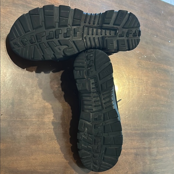 5.11 Tactical Black Men's Shoes - Picture 2 of 4